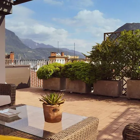 Luxury Nassa Penthouse With Private Terrace In Lägenhet